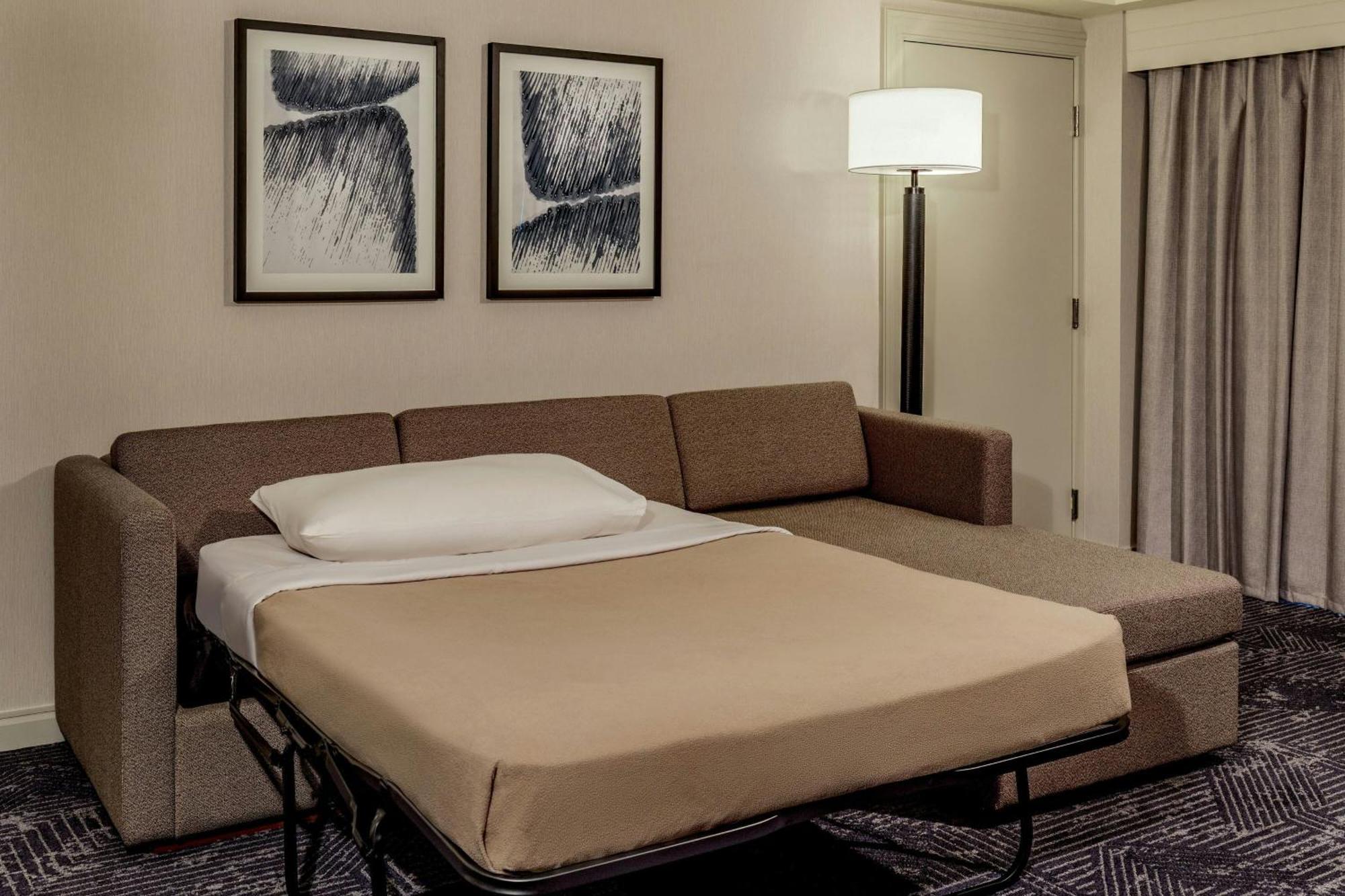 Renaissance Seaport District Hotel